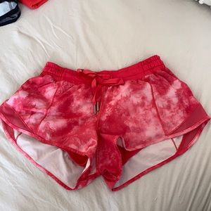 Adjustable waist lululemon lined running shorts! 2 pockets (zipper & inside)